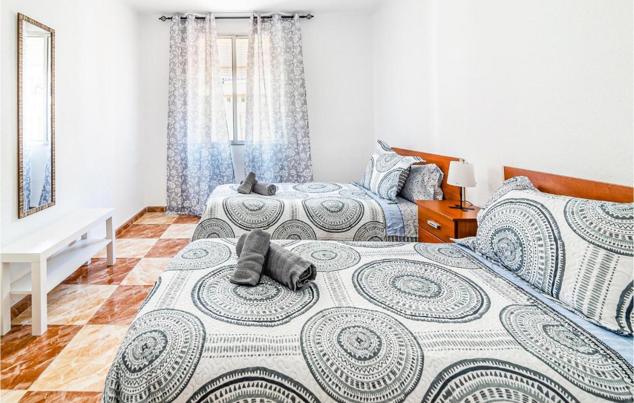 Beautiful Apartment In Cordoba With Kitchenette Экстерьер фото
