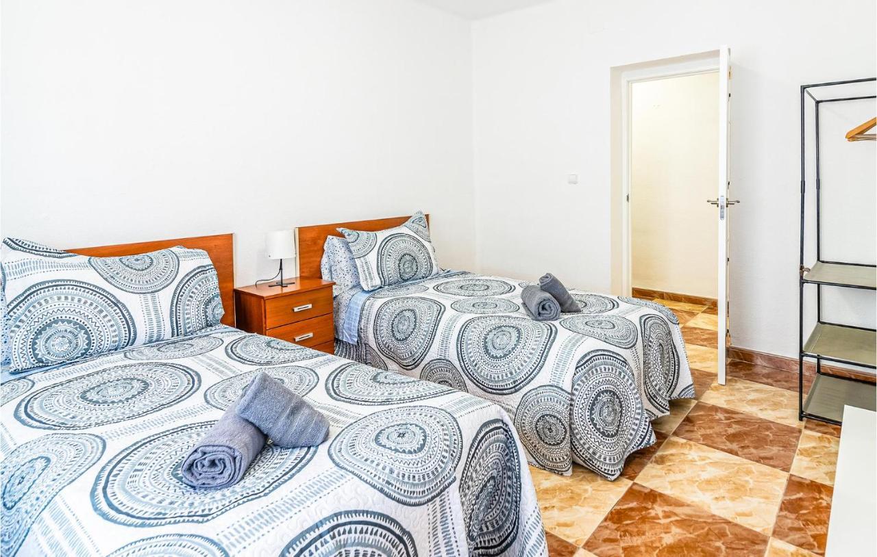 Beautiful Apartment In Cordoba With Kitchenette Экстерьер фото